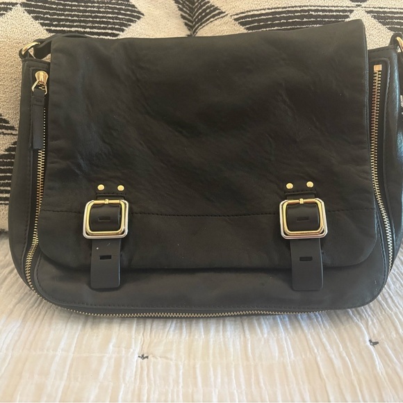 Vince Camuto Delos Black Crossbody Messenger Bag in Genuine Leather - Picture 1 of 8